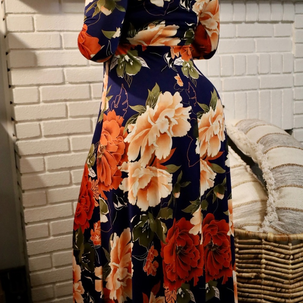 Forever 21 blue floral maxi dress - Picture 2 of 3